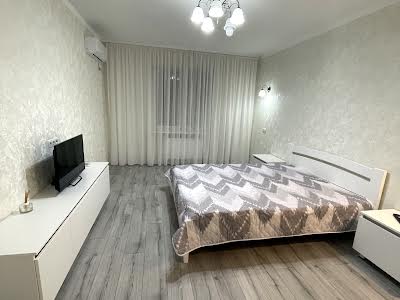 квартира за адресою Панаса Мирного вул., 11
