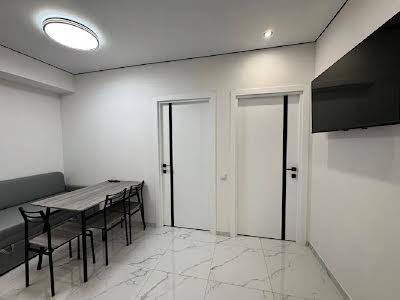 квартира по адресу Літературна, 8