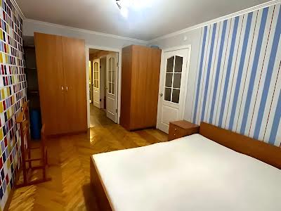 квартира по адресу Украинской Победы ул. (Академіка Сахарова), 33