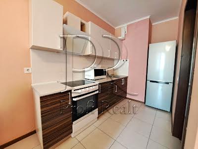 квартира за адресою Сім'ї Кульженків вул. (Петра Дегтяренка), 31-А
