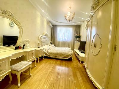 квартира за адресою Михайла Болтенка вул., 40