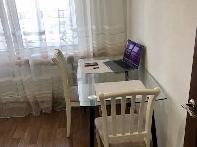 квартира за адресою Софії Русової вул., 7Г