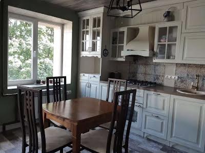 квартира за адресою Митницька вул., 25