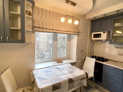 квартира за адресою Велика Васильківська вул. (Червоноармійська), 136