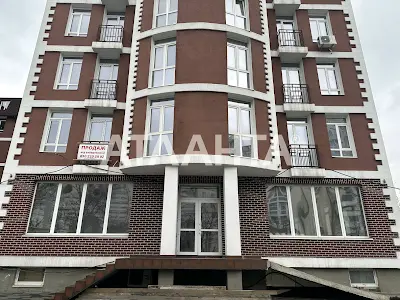 комерційна за адресою Лугова вул., 3б