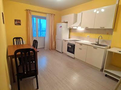 квартира за адресою Патріарха Мстислава Скрипника вул., 48-А