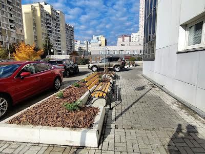 квартира за адресою Срібнокільська вул., 3-А