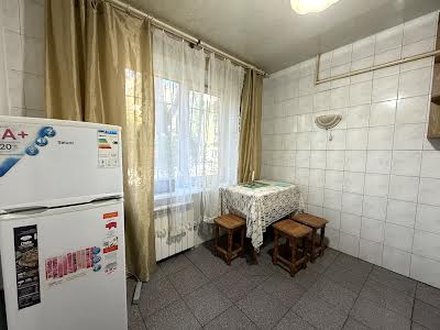 квартира за адресою Героїв просп., 37