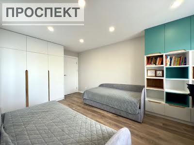 квартира за адресою Михайла Лушпи просп., 2/2