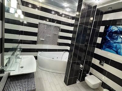 квартира за адресою Літературна вул., 1а