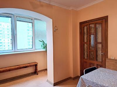 квартира за адресою Ревуцького вул., 44-Б