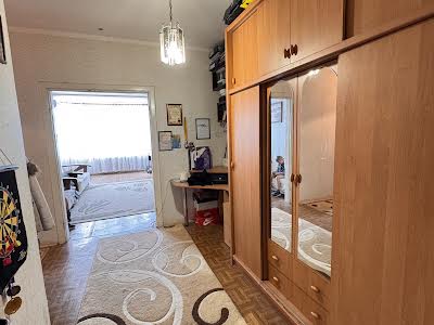 квартира за адресою Верховинна вул., 91
