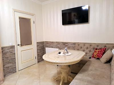 квартира за адресою Лепкого, 8