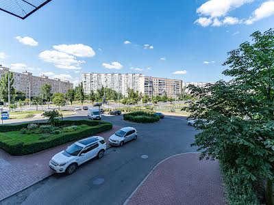 комерційна за адресою Володимира Івасюка просп. (Героїв Сталінграда), 10А