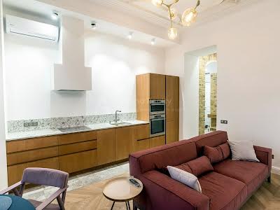 квартира за адресою Костельна вул., 9
