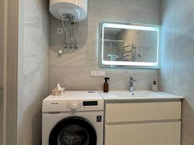квартира за адресою Салютна вул., 2