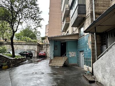 квартира за адресою Олександра Кониського вул., 83/85
