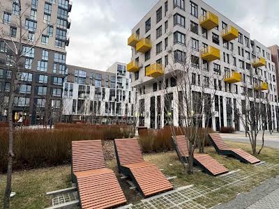 квартира за адресою Салютна вул., 8