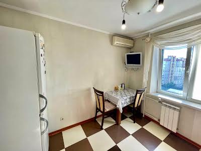 квартира за адресою Червоної Калини просп. (Володимира Маяковського), 72