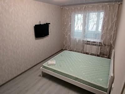 квартира за адресою Лазурна вул., 18а