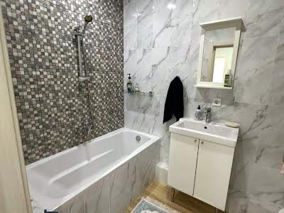 квартира за адресою Домобудівельна вул., 13