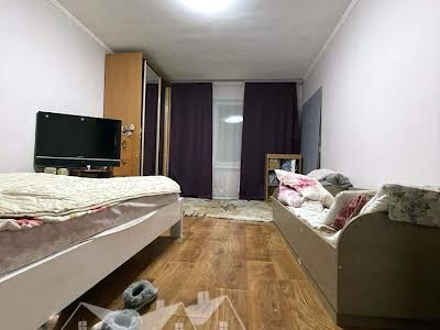 квартира за адресою Автозаводська вул., 93