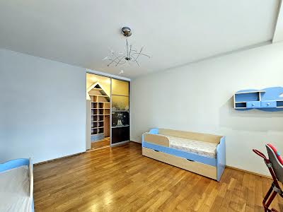 квартира за адресою Панаса Мирного вул., 8