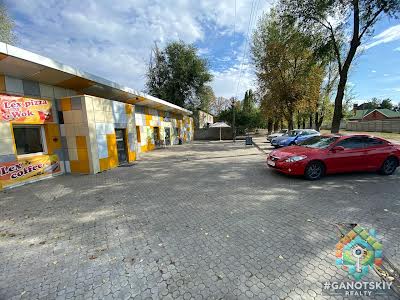 комерційна за адресою Студентська, 3