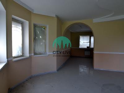 будинок за адресою Тролейбусна вул.