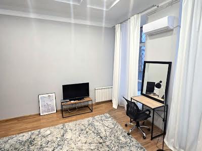 квартира за адресою Мала Житомирська вул., 5