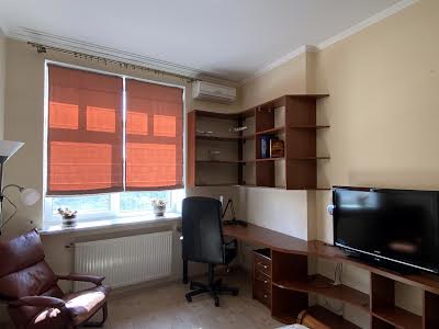 квартира за адресою Старонаводницька вул., 6Б
