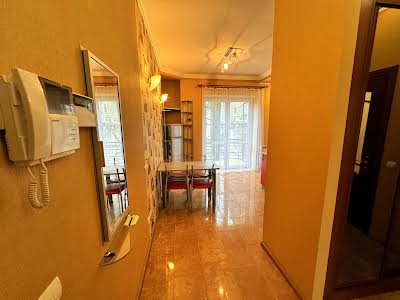 квартира за адресою Соломії Крушельницької вул., 23