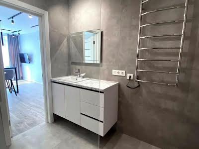квартира за адресою Залізнична вул., 9а