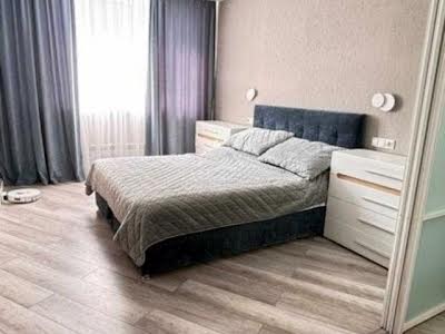 квартира за адресою Драгоманова вул., 10