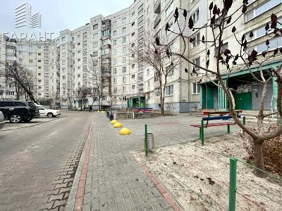 квартира за адресою Михайла Лушпи просп., 22