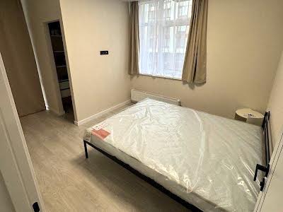 квартира по адресу Олександра Олеся ул., 1