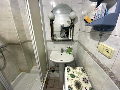 комната по адресу Азербайджанская ул. (Бакинських Комісарів), 8-А