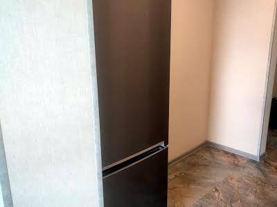 квартира за адресою Ревуцького вул., 27