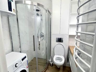 квартира за адресою Салютна вул., 2