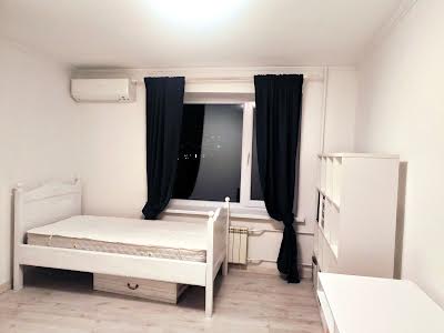 квартира за адресою Братиславська вул., 7