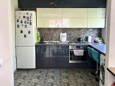 квартира за адресою Празька вул., 32