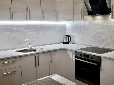 квартира за адресою Михайлівська вул., 8