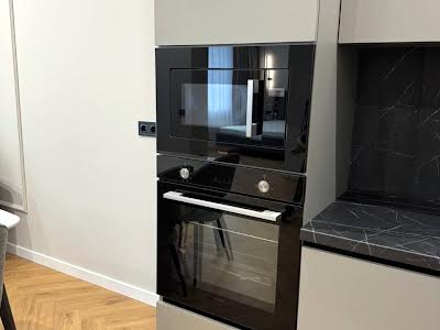квартира за адресою Каманина, 16 а
