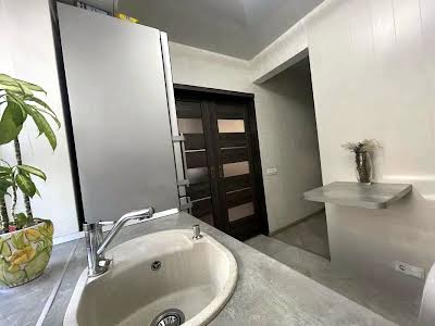 квартира за адресою Машинобудівна вул., 24