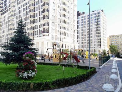 квартира по адресу Максимовича вул., 28д