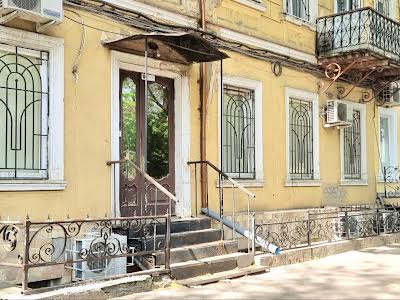 комерційна за адресою Толстого Льва пл., 21