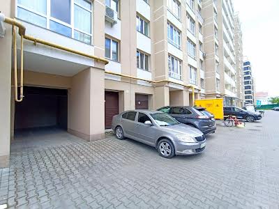 комерційна за адресою Зарічанська вул., 3/3-А