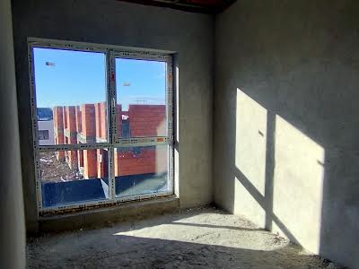 дом по адресу с. Тарновцы, Центральна