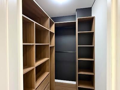 квартира за адресою Юліана Пелеша вул., 3