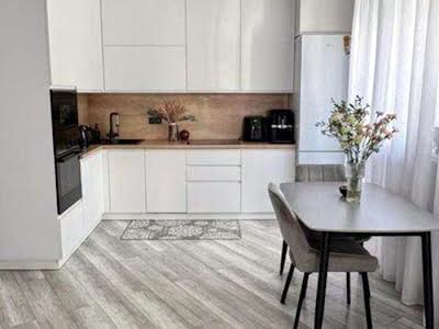 квартира за адресою Драгоманова, 10